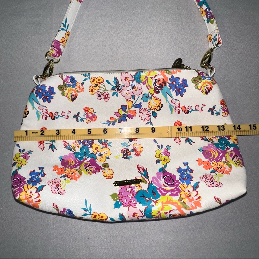 Betsey Johnson • Beautiful White Floral Crossbody Purse Shoulder Purse Heart - Picture 9 of 12